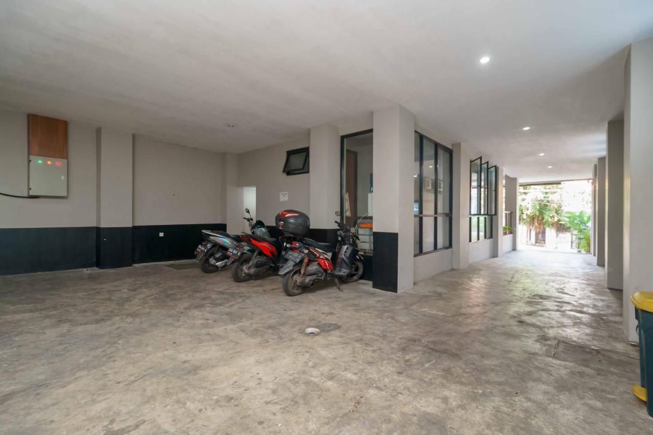 RedDoorz Plus near Radio Dalam 3 Jakarta Exterior foto