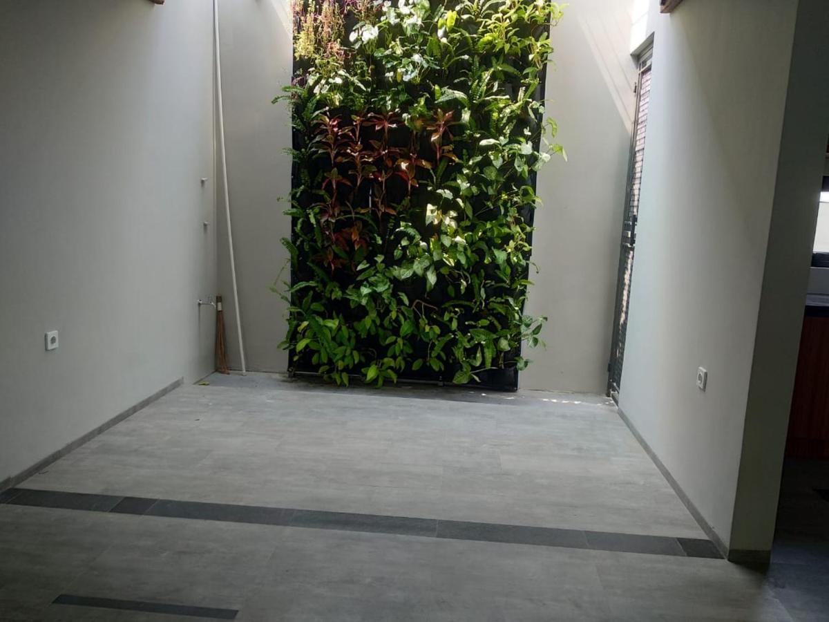 RedDoorz Plus near Radio Dalam 3 Jakarta Exterior foto